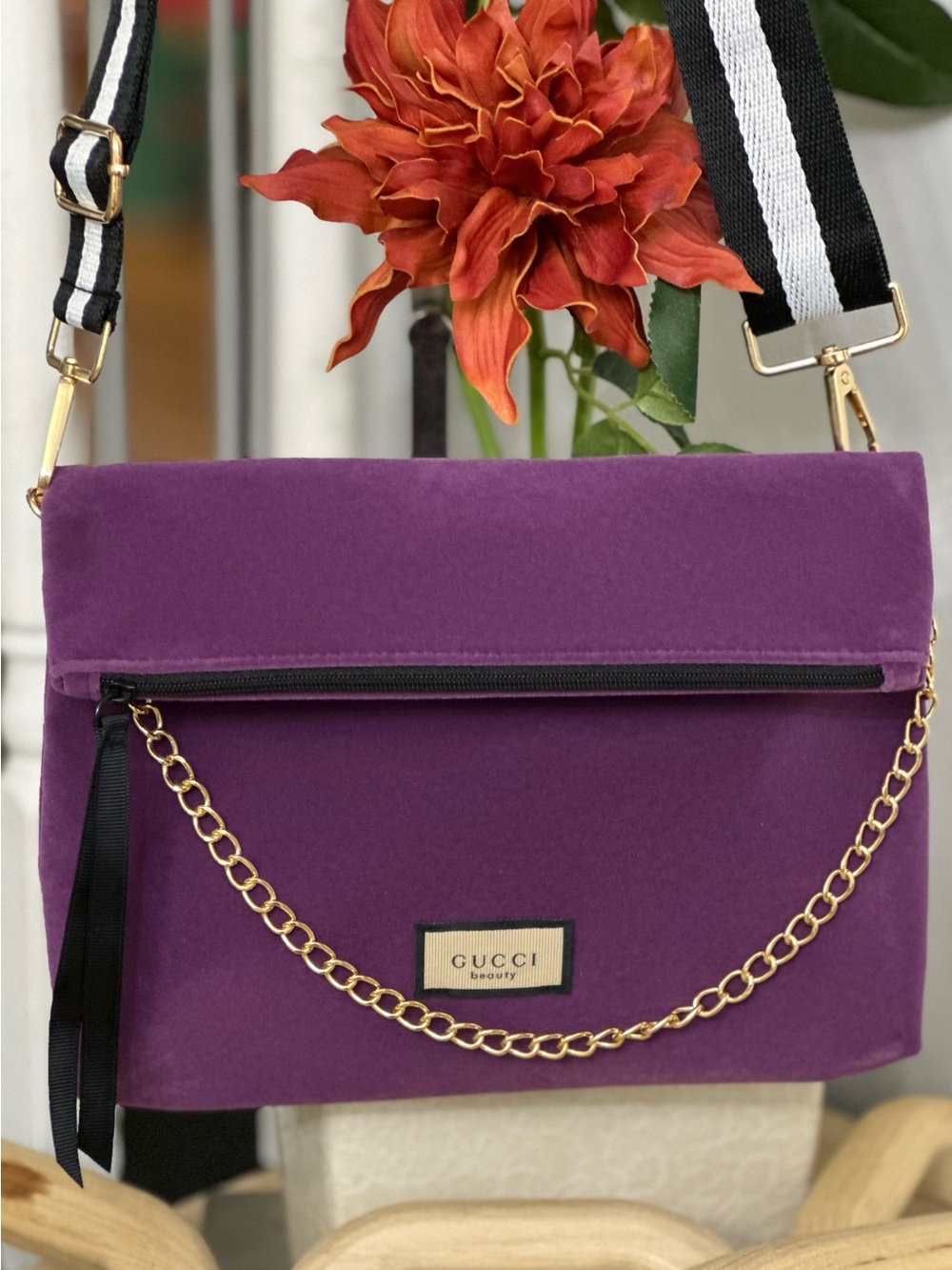 Gucci Purple Fold-Over Velvet Beauty Bag GWP ITEM NWOT. PLZ READ DESCRIPTION - Picture 1 of 7
